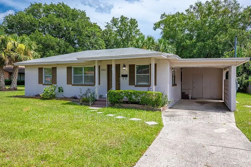 8242 Lone Star Rd