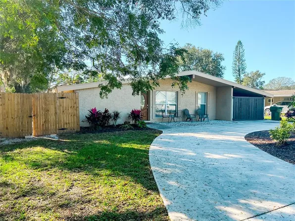 2772 Hatton St, Sarasota, FL 34237