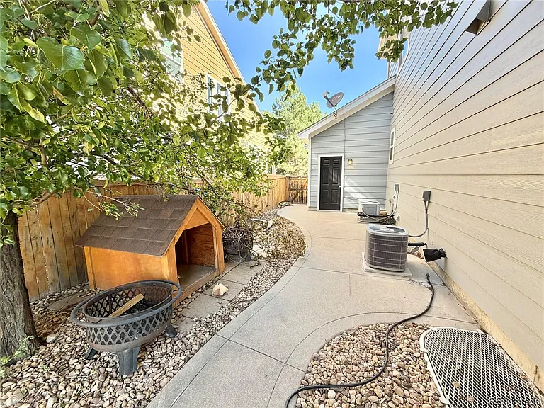 1698 Peridot Ln — Photo 27
