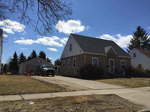 2nd image of 913 8th St