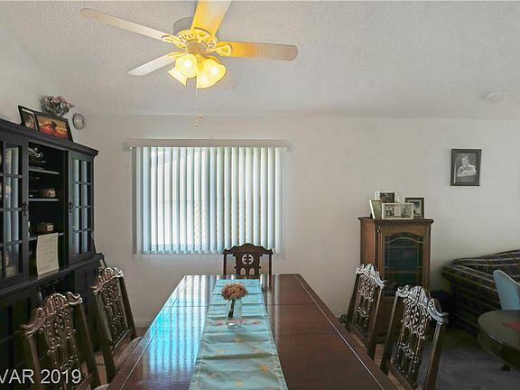 4th image of 834 Cherry Dr
