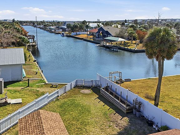 2nd image of 364 Palm Cir