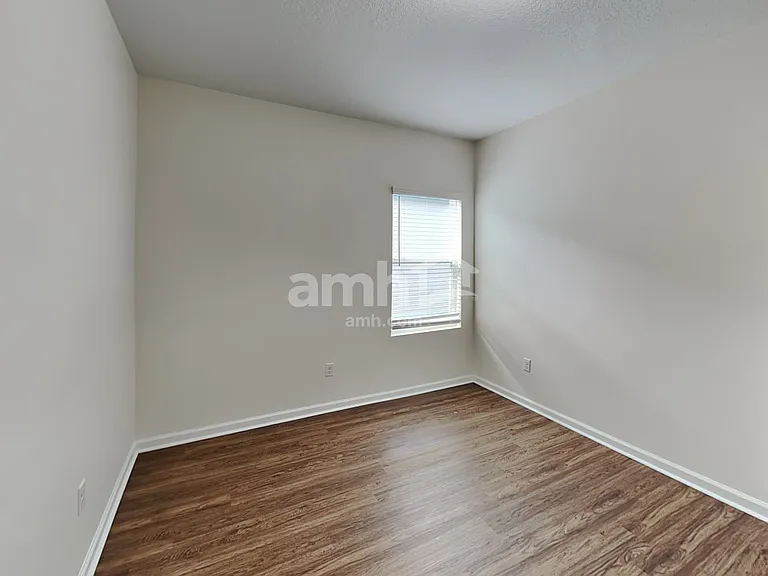 8710 Layalie Way — Photo 15