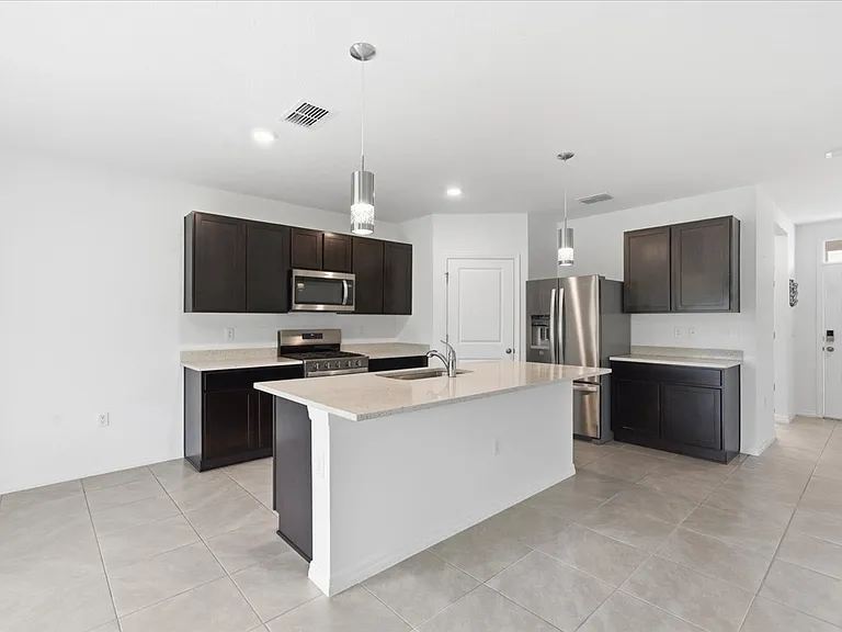 2868 Gardiner Ln — Photo 7