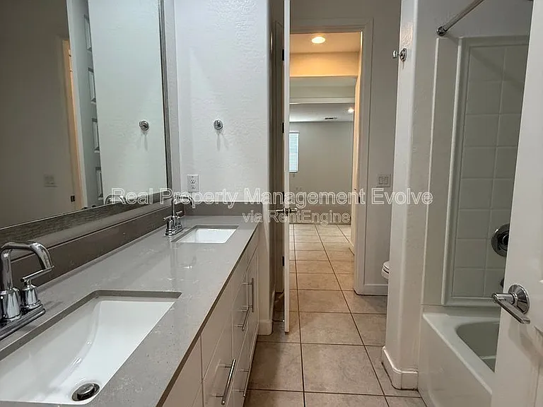 6324 W Warner St — Photo 22