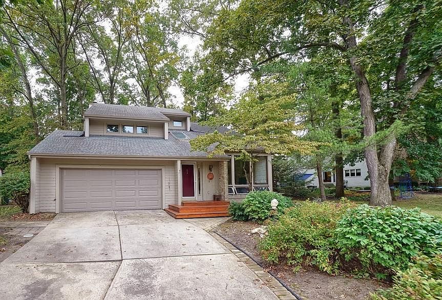 1st image of 1133 Oakwood Ln