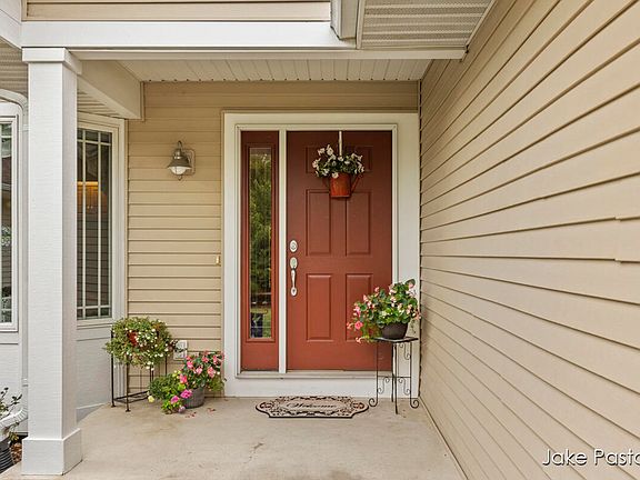 5th image of 2126 Edington Dr SE