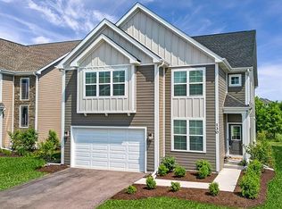 130 Roman Ln, Hawthorn Woods, IL 60047