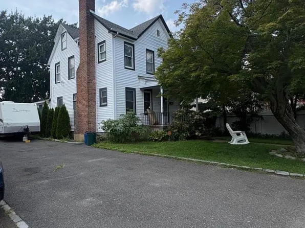38 Jackson Avenue, Bayville, NY 11709