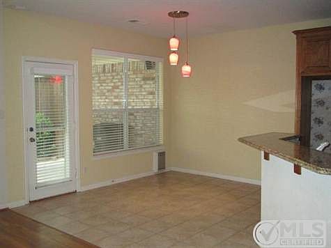 5th image of 2003 Vista Dr