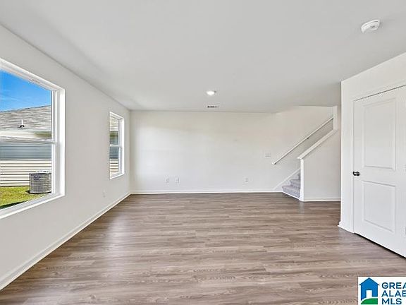 3rd image of 42 Griffin Dr