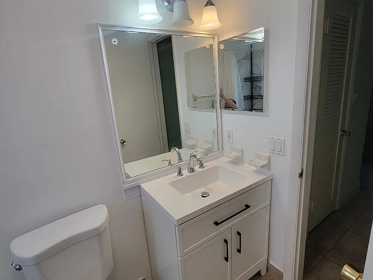 941 Crystal Lake Dr — Photo 15