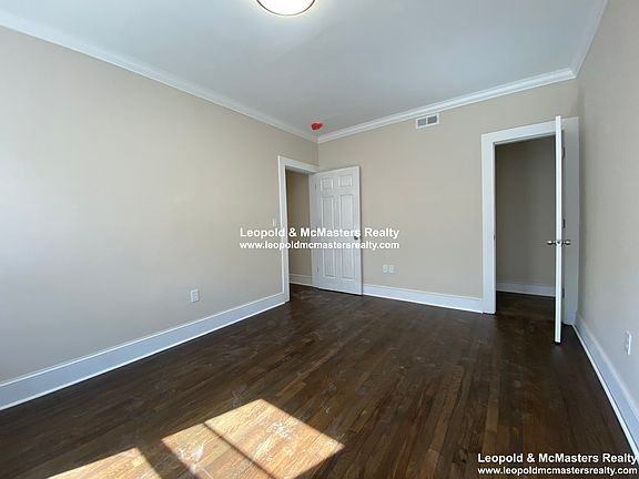4th image of 59 Longwood Ave #3