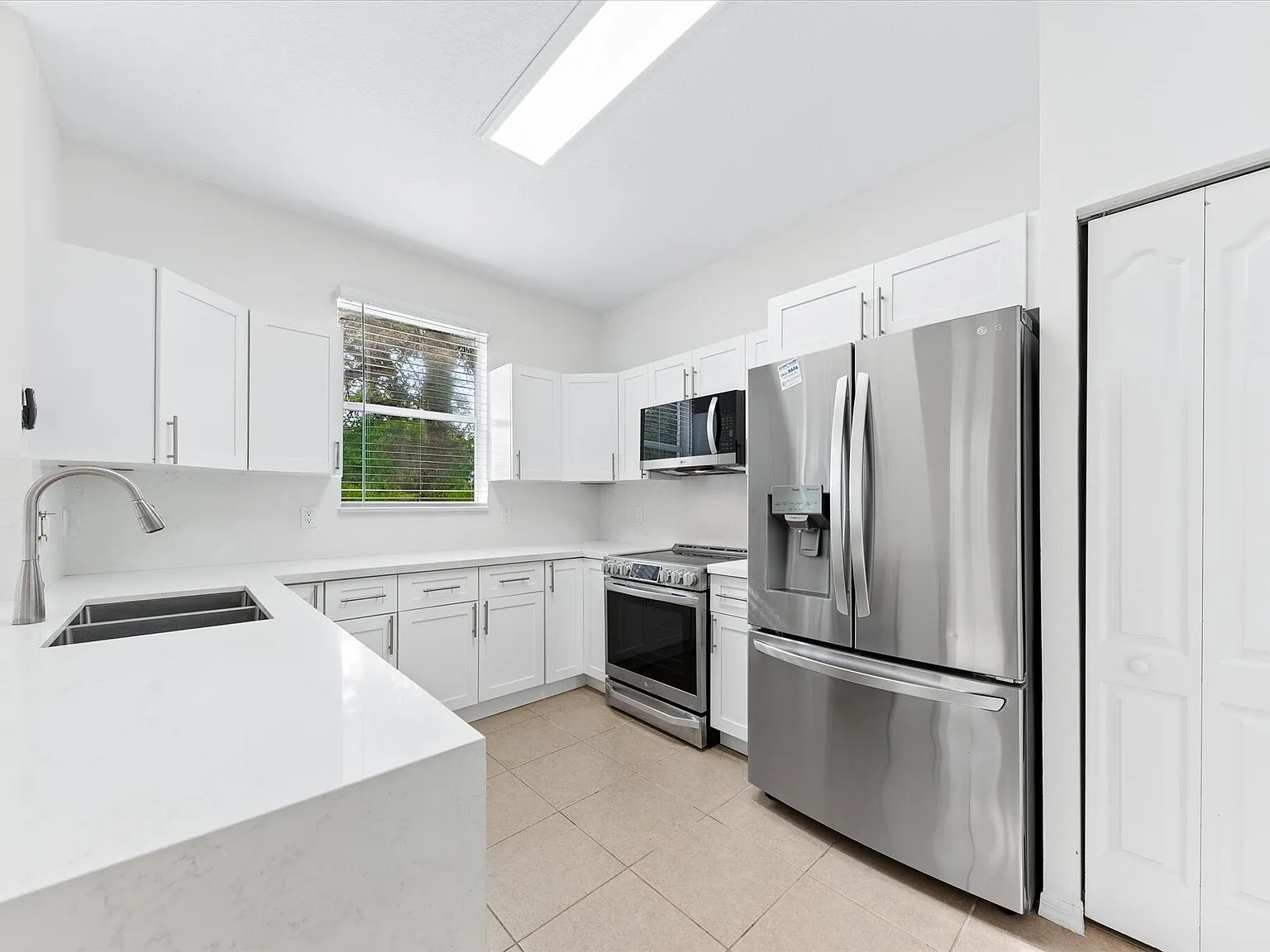 3 bed, 2.5 bath, 1573 sqft, $2,900 — Photo 1