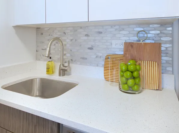 150 East 34th Street image 2 of 36