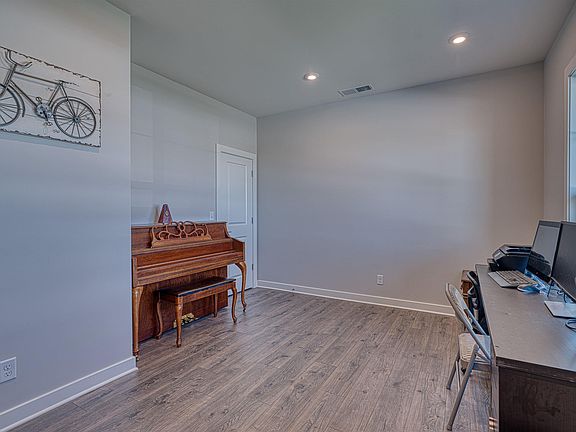 5th image of 5113 Jackson Dr