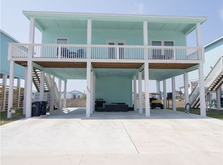 207 Paradise Dr, Rockport, TX 78382