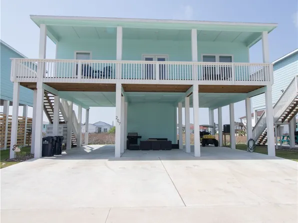 207 Paradise Dr, Rockport, TX 78382