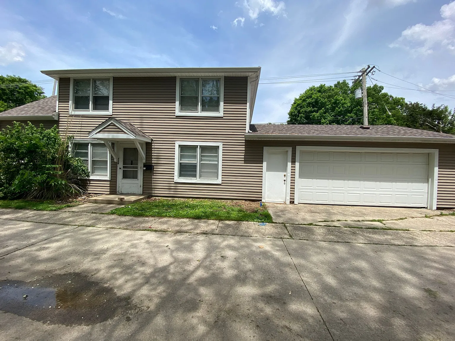 704 W Western — Photo 2