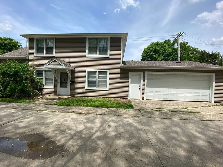 704 W Western Ave — Photo 2
