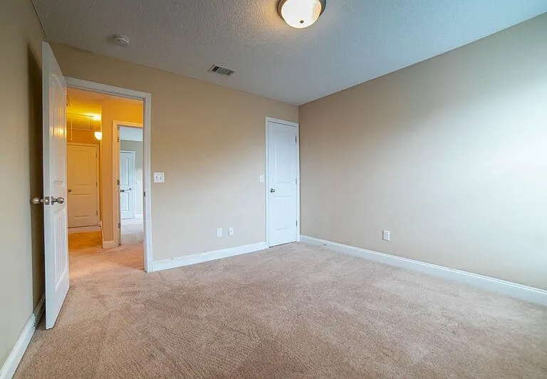 211 Augusta Way — Photo 35