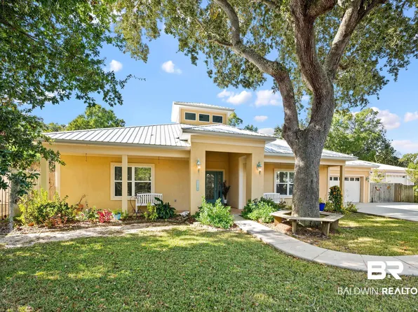 5217 Green Tree Rd, Orange Beach, AL 36561