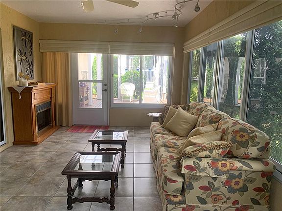 2nd image of 713 Hammond Pl