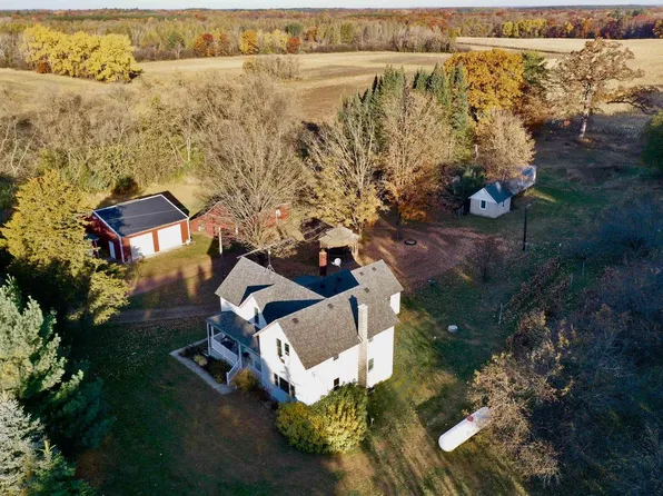 W1712 Deerborn Drive, Neshkoro, WI 54960