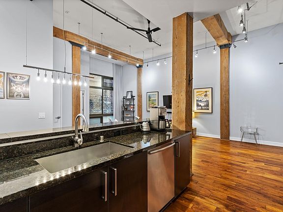 3rd image of 310 Townsend St #2111
