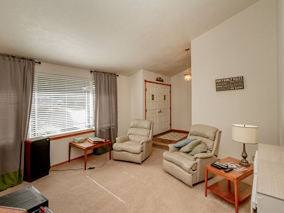 3rd image of 13610 109th Avenue Ct E