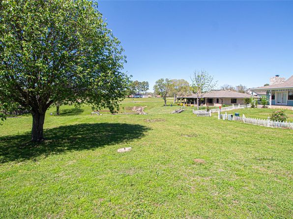 308 Echo Ln, Livingston, TX 77351