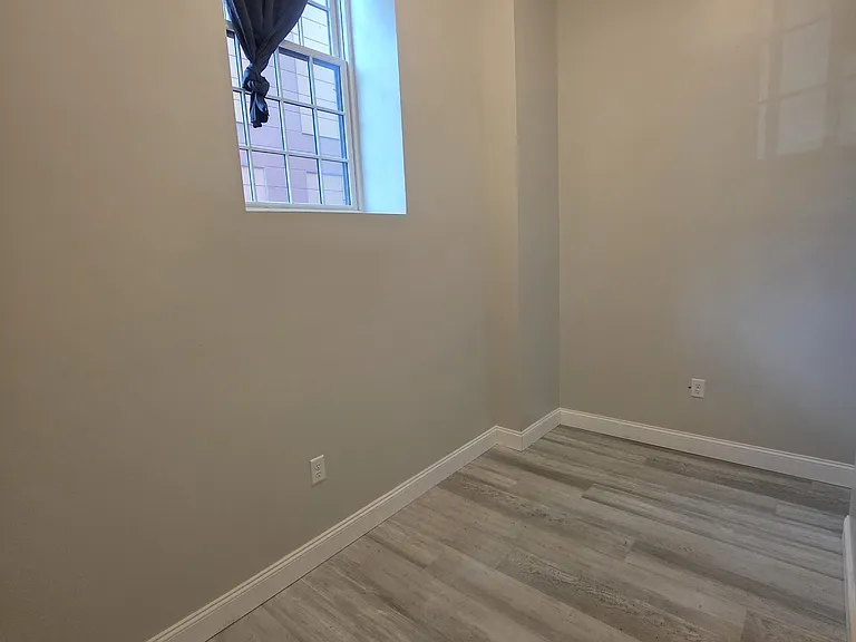 150 Middlesex St #206 — Photo 2