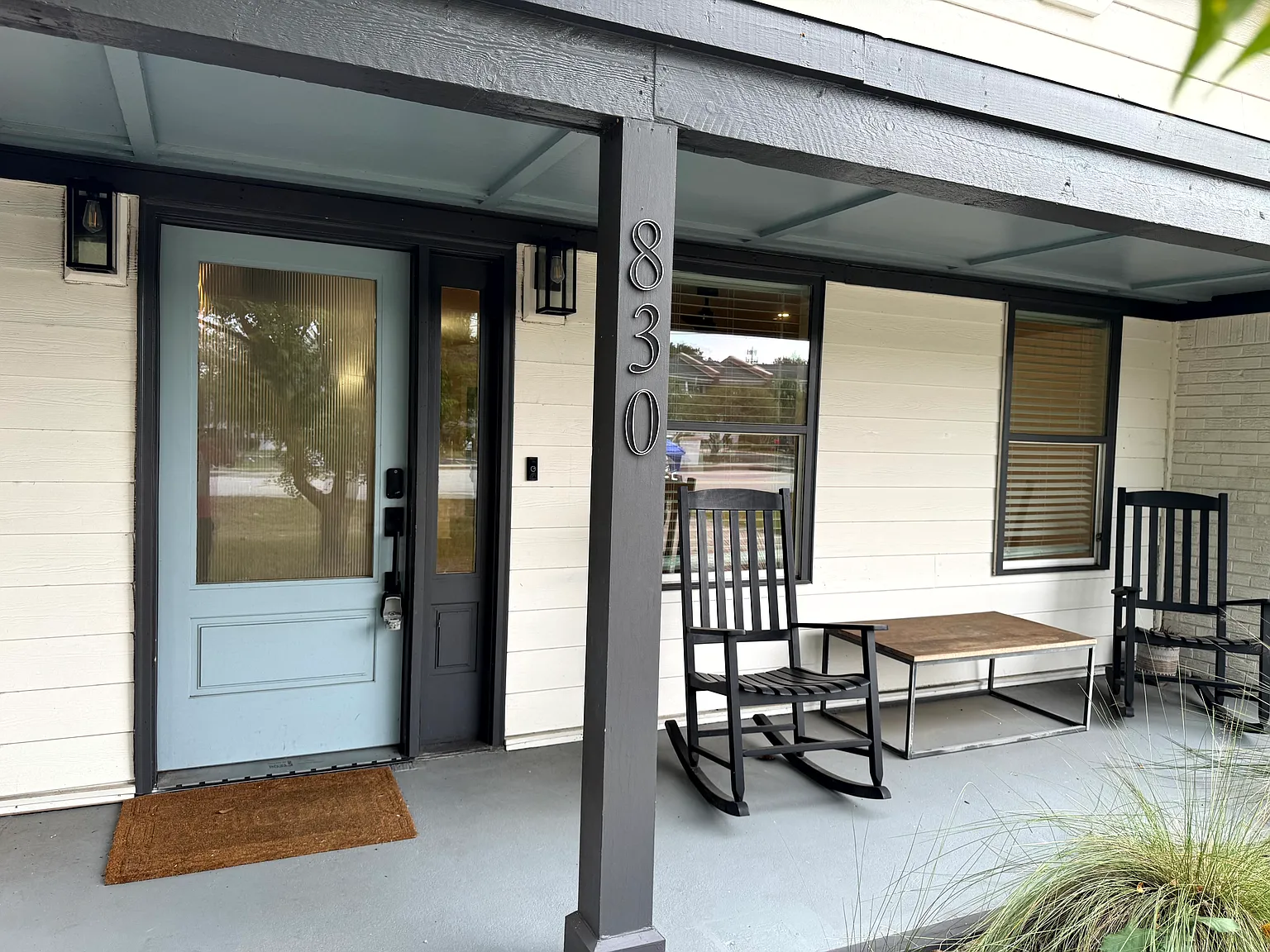 4 bed, 2.5 bath, 1800 sqft, $3,900 — Photo 2