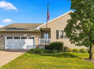 306 Thomas Dr, Marshalltown, IA 50158