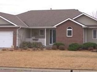 3105 Meadowood Cir, Manhattan, KS 66502