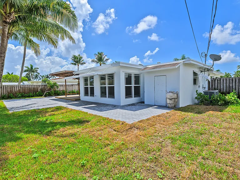 921 SE 15th Ct — Photo 31