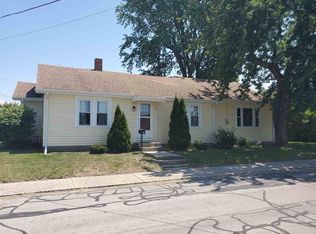 321 S Jackson St, Winchester, IN 47394