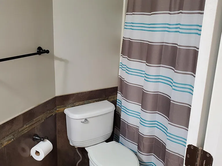 308 W Adams St — Photo 22