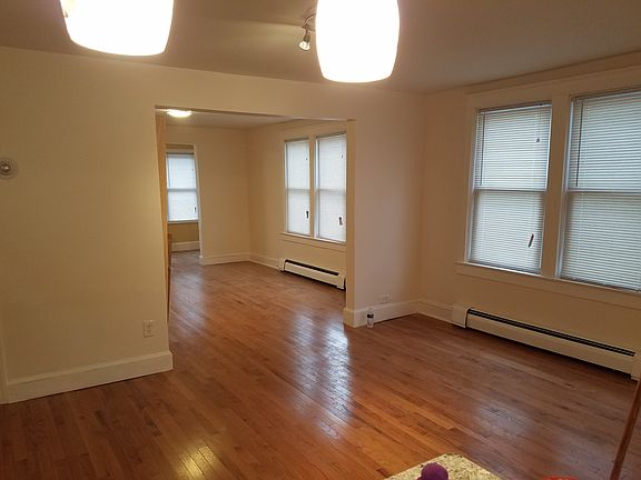 3rd image of 1907 Lacombe Ave
