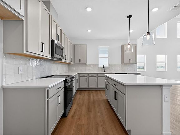 7th image of this home