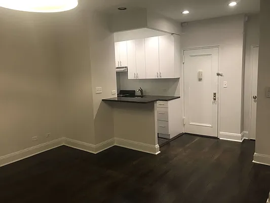 Rented by Metropolis Real Estate of Manhattan | media 20