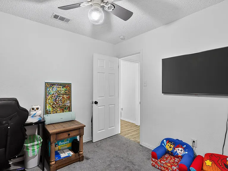 2324 Markland St — Photo 20