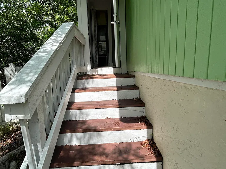 100 Sunset Ln — Photo 24