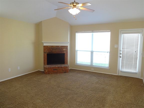 4th image of 616 Bent Oak Dr