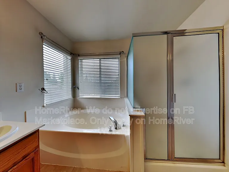 1069 Huntly Dr — Photo 13