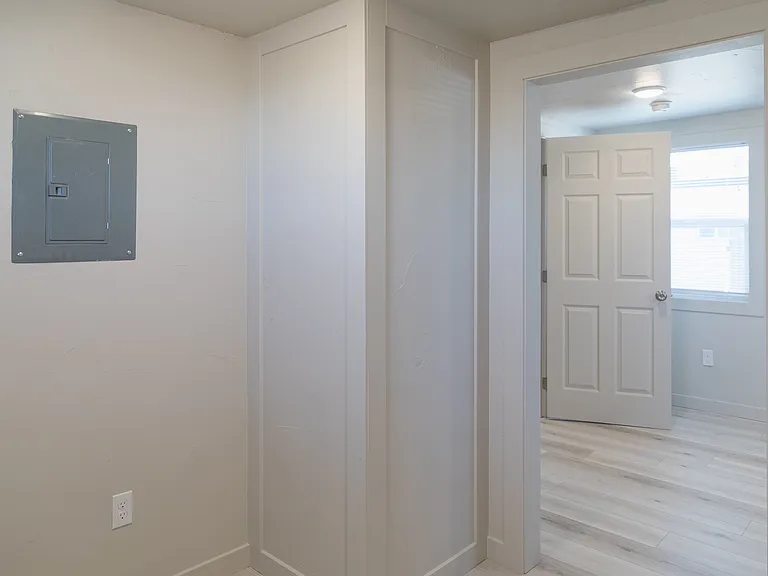 425 SE 2nd St #3 — Photo 17