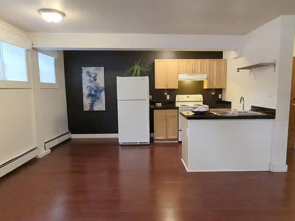 3rd image of 9955 114th St NW #3