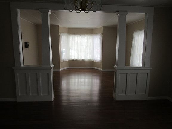 3rd image of 601 E Richmond Ave
