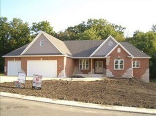 7925 Hidden Creek Ln, Roscoe, IL 61073