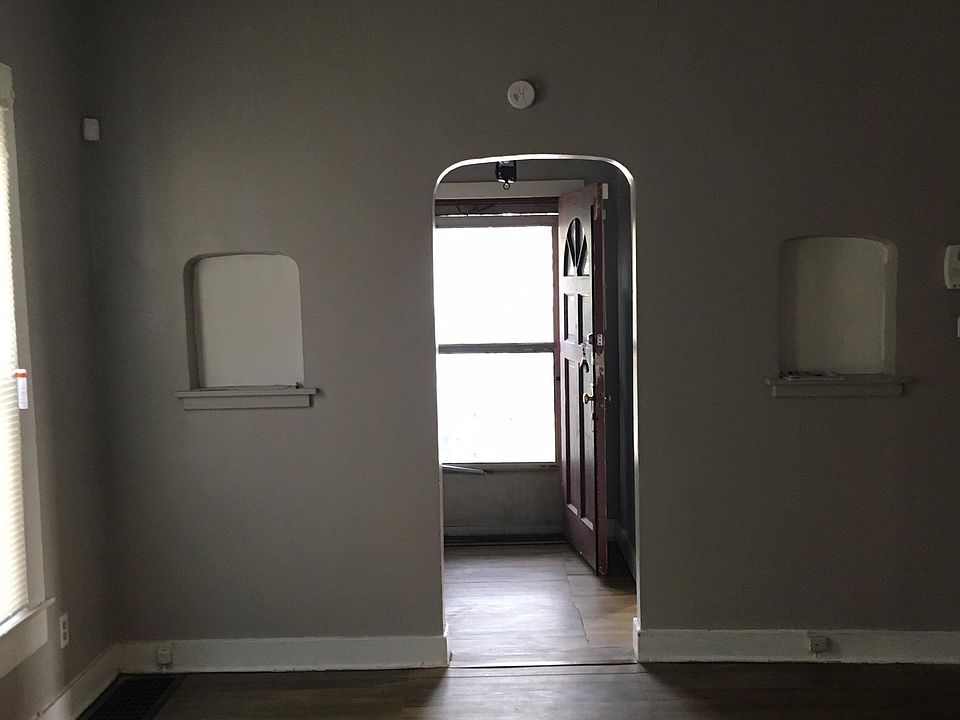 2nd image of 219 W Nebraska Ave
